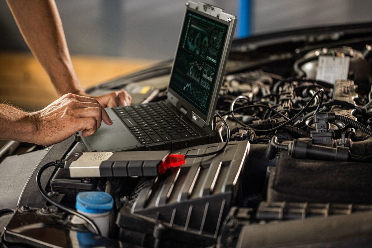 Getac V120 Tam Dayanıklı Mobil İş İstasyonu