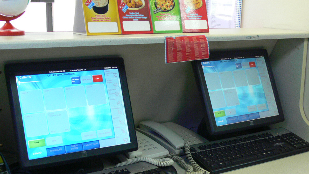 Domino’s Pizza Sipariş Sistemi Dokunmatik Ekranları